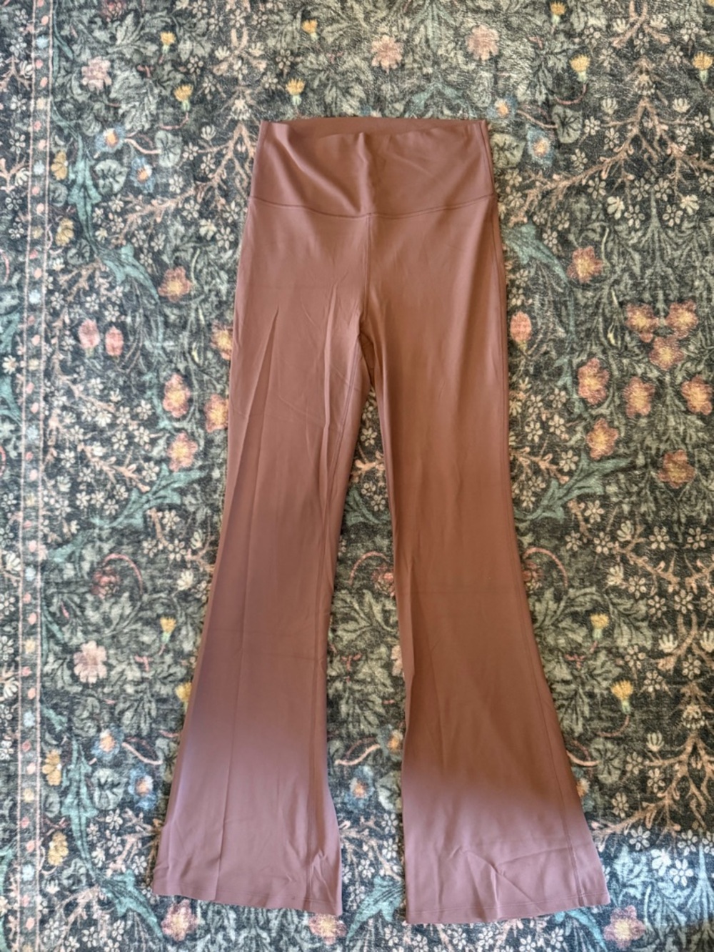 All in‎ Motion Flare Leggings Medium